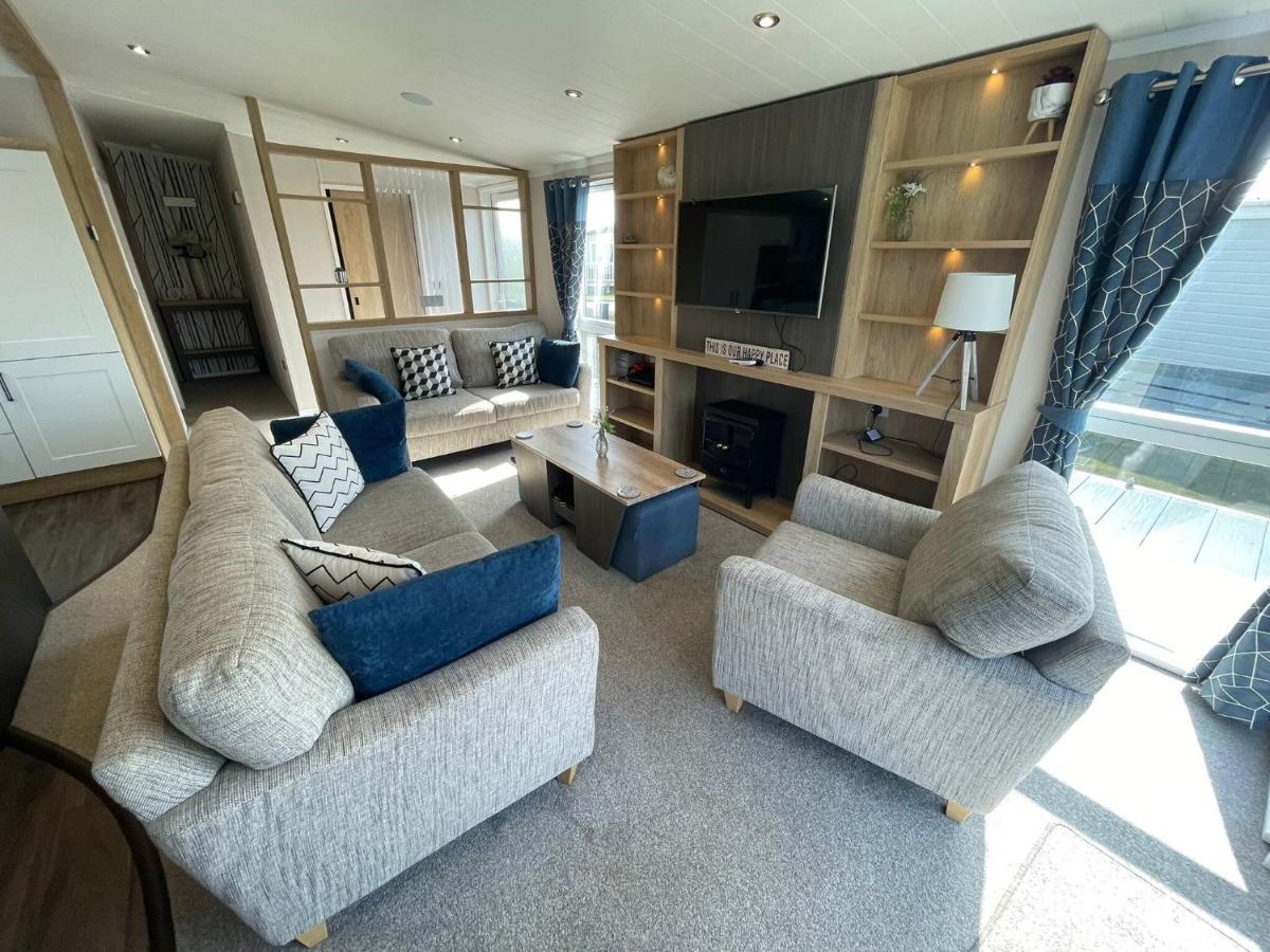Indulgence Lakeside Lodge I3 With Hot Tub, Private Fishing Peg Situated At Tattershall Lakes Country Park Εξωτερικό φωτογραφία