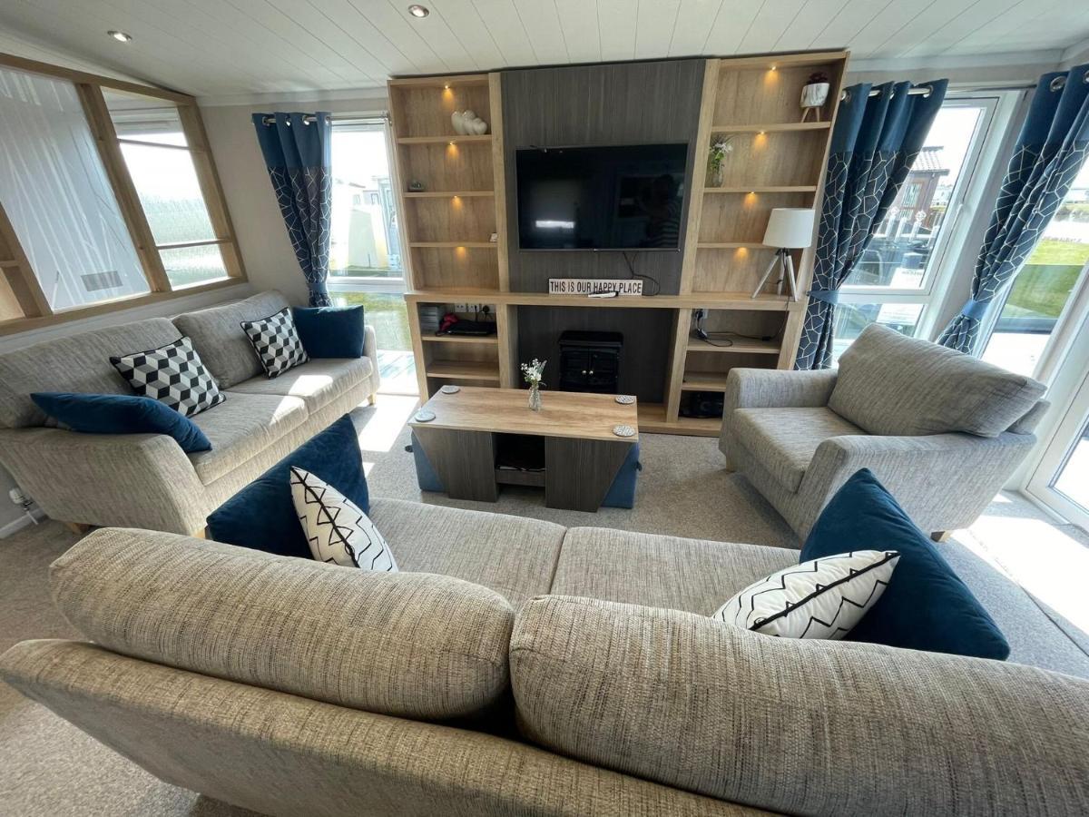 Indulgence Lakeside Lodge I3 With Hot Tub, Private Fishing Peg Situated At Tattershall Lakes Country Park Εξωτερικό φωτογραφία