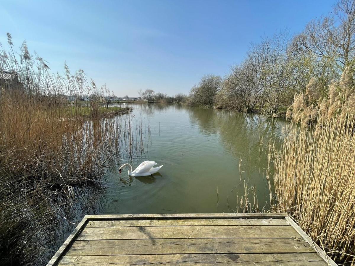 Indulgence Lakeside Lodge I3 With Hot Tub, Private Fishing Peg Situated At Tattershall Lakes Country Park Εξωτερικό φωτογραφία